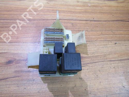 fuse-box-mitsubishi-space-star-mpv-dg_a-1998-1999-2000-2001-2002-2003-2004-33480377 main image