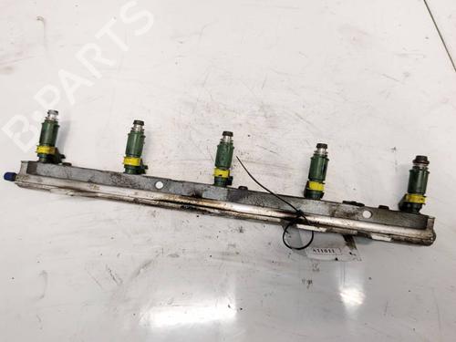 Used Injection rail Injection rail 38609756 38609756