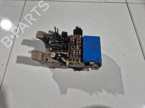 Used Fuse box Fuse box 32576860 32576860