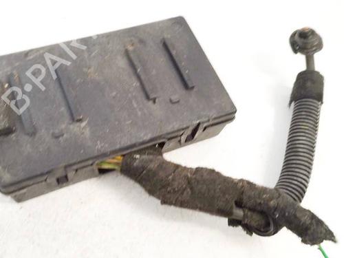 Used Fuse box Fuse box 37084527 37084527