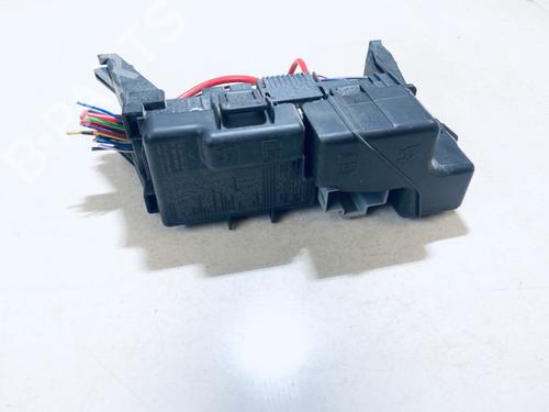 Used Fuse box Fuse box VW GOLF IV (1J1) 1.9 TDI (115 hp) 33067332 33067332