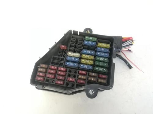 fuse-box-audi-a4-b5-8d2-1994-1995-1996-1997-1998-1999-2000-2001-33508074 main image