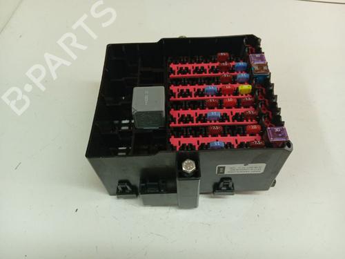 Used Fuse box Fuse box 38196119 38196119