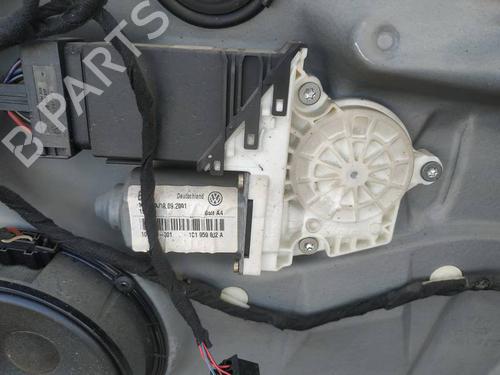 Used Right front window motor Right front window motor VW GOLF IV (1J1) 1.9 TDI (110 hp) 35246726 35246726