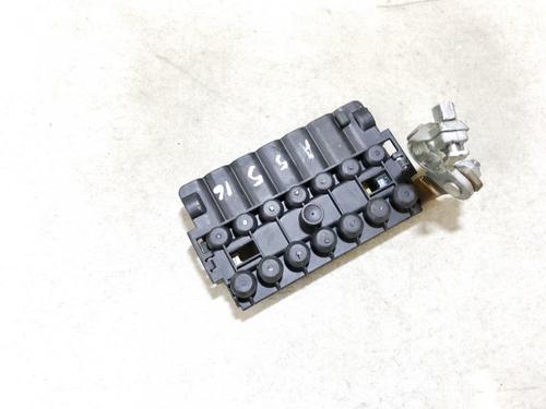 Fuse box VW CRAFTER 30-35 Bus (2E_) 2.5 TDI | BP33068004E1 - Image 2