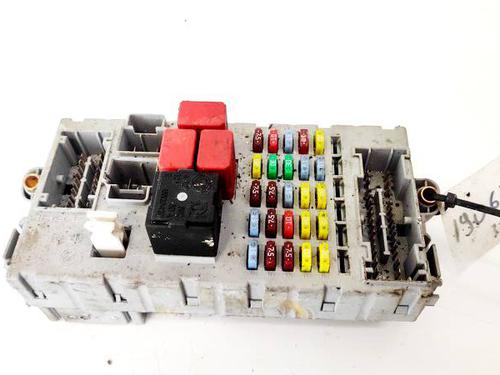 Used Fuse box Fuse box FIAT CROMA (194_) 1.9 D Multijet (194AXB1B) (120 hp) 32943302 32943302