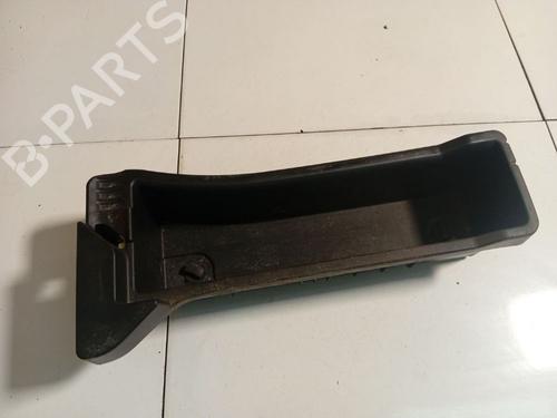 Guantera Guantera TOYOTA YARIS (_P9_) 1.4 D-4D (NLP90_, NLP90R) (90 hp) 36895414 36895414