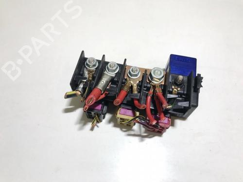 fuse-box-vw-passat-b55-3b3-2000-2001-2002-2003-2004-2005-33501865 main image