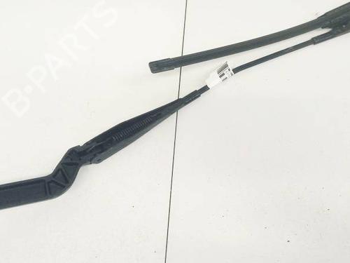 Used Front windshield wiper arm Front windshield wiper arm 32583440 32583440
