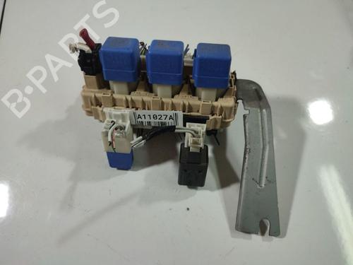 Used Fuse box Fuse box 32541149 32541149