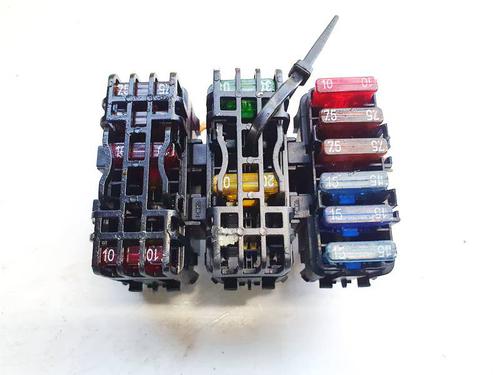 Used Fuse box Fuse box ALFA ROMEO 156 (932_) 1.9 JTD (932.A2B00, 932.A2C00) (115 hp) 32615271 32615271