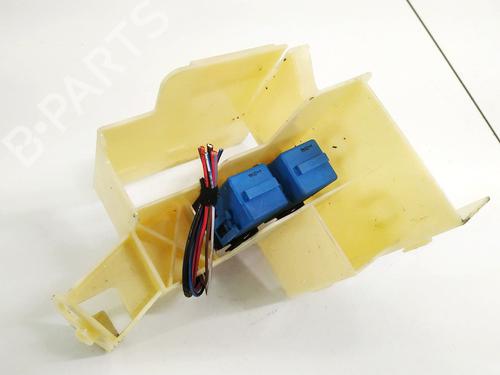 Used Fuse box BMW 3 (E46) 330 d (184 hp) 32897655