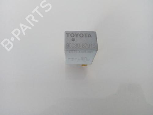 Used Electronic sensor Electronic sensor TOYOTA COROLLA Verso (ZER_, ZZE12_, R1_) 2.2 D-4D (AUR10_, AUR10R) (136 hp) 33525618 33525618