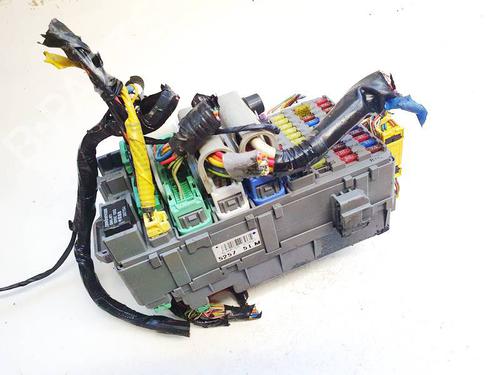 Used Fuse box Fuse box HONDA CR-V III (RE_) 2.2 i-CTDi 4WD (RE6) (140 hp) 32610910 32610910