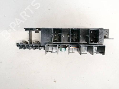 Used Fuse box Fuse box MERCEDES-BENZ E-CLASS (W211) E 220 CDI (211.006) (136 hp) 32949071 32949071