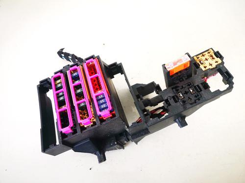 Used Fuse box Fuse box AUDI A4 B8 (8K2) 2.0 TDI (143 hp) 33074021 33074021