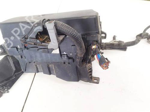 Used Fuse box Fuse box 32590907 32590907