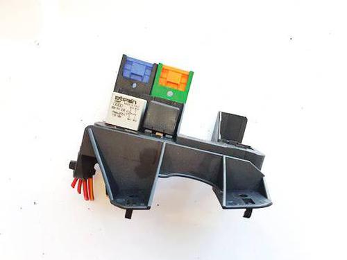Used Fuse box Fuse box 38716211 38716211