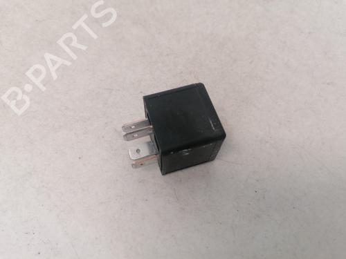 Used Electronic sensor Electronic sensor OPEL ASTRA G Hatchback (T98) 2.0 DTI 16V (F08, F48) (101 hp) 33069338 33069338