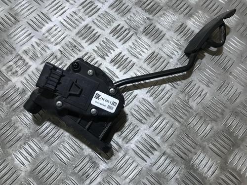 pedal-opel-zafira-a-mpv-t98-1999-2000-2001-2002-2003-2004-2005-2006-35687795 main image