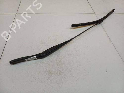Used Front windshield wiper arm Front windshield wiper arm 37085182 37085182