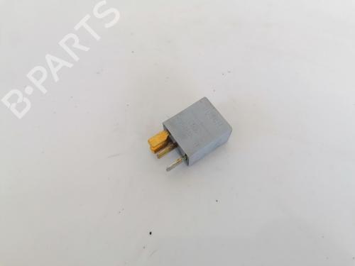 Used Electronic sensor Electronic sensor TOYOTA YARIS (_P1_) 1.4 D-4D (NLP10_, NLP10R) (75 hp) 32882692 32882692