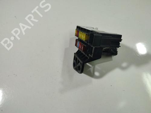 Used Fuse box Fuse box TOYOTA AVENSIS (_T25_) 2.0 VVTi (AZT250_) (155 hp) 33487057 33487057