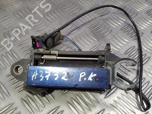 front-left-exterior-door-handle-audi-a4-b5-8d2-1994-1995-1996-1997-1998-1999-2000-2001-35676552 main image