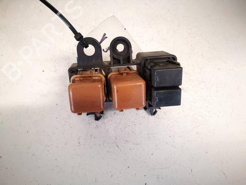 Used Fuse box Fuse box SUBARU LEGACY IV Estate (BP) 2.0 AWD (BP5) (138 hp) 32547359 32547359