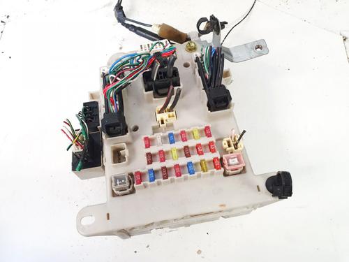 Used Fuse box Fuse box TOYOTA RAV 4 II (_A2_) 2.0 D 4WD (CLA20_, CLA21_, CLA20R, CLA21R) (116 hp) 32890377 32890377