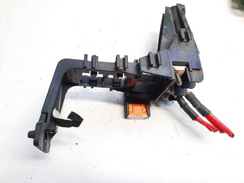 Used Fuse box AUDI A4 B7 (8EC) 2.0 TDI (140 hp) 32615677