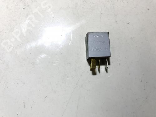 Used Electronic sensor Electronic sensor TOYOTA COROLLA Verso (ZER_, ZZE12_, R1_) 2.2 D-4D (AUR10_, AUR10R) (136 hp) 33512072 33512072