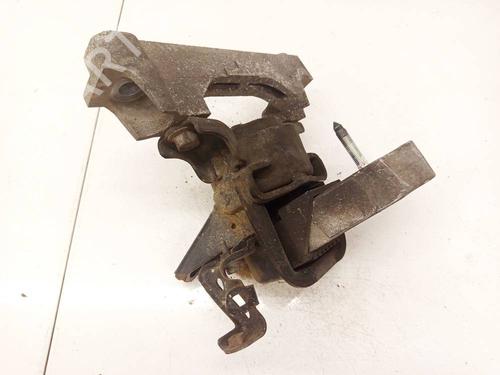 Used Engine mount Engine mount TOYOTA RAV 4 III (_A3_) 2.2 D (ALA35_) (150 hp) 33753512 33753512