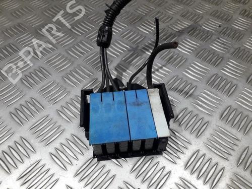 Used Fuse box Fuse box OPEL VECTRA B (J96) 2.0 DTI 16V (F19) (101 hp) 33501613 33501613