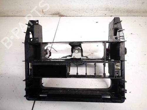 Używane Wspornik / Uchwyt AUDI 100 C4 Avant (4A5) 2.4 D (82 hp) 32625902