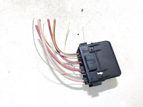 fuse-box-mazda-premacy-cp-1999-2000-2001-2002-2003-2004-2005-33522227 main image