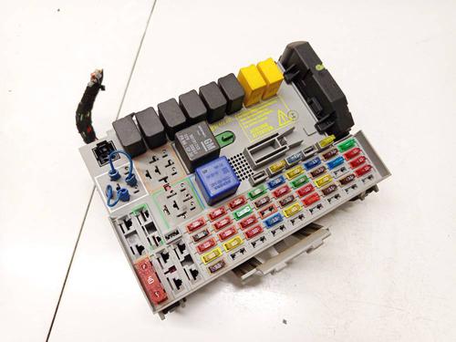 fuse-box-opel-zafira-a-mpv-t98-1999-2000-2001-2002-2003-2004-2005-2006-33097906 main image