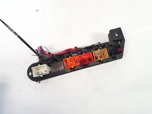 fuse-box-vw-passat-b55-3b3-2000-2001-2002-2003-2004-2005-32891677 main image