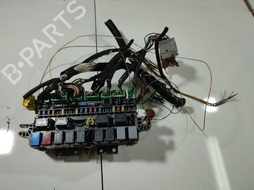 Used Fuse box Fuse box 32556791 32556791