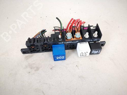 Used Fuse box Fuse box VW PASSAT B5 Variant (3B5) 1.9 TDI (110 hp) 32944473 32944473