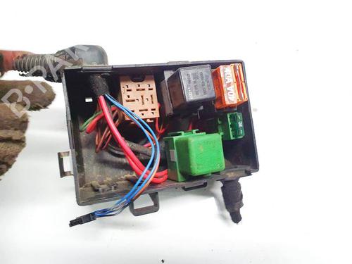 fuse-box-opel-zafira-a-mpv-t98-1999-2000-2001-2002-2003-2004-2005-2006-32930183 main image