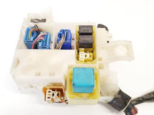 Used Fuse box Fuse box TOYOTA COROLLA Verso (_E12_) 2.0 D-4D (CDE120_, CDE120R) (90 hp) 33490014 33490014
