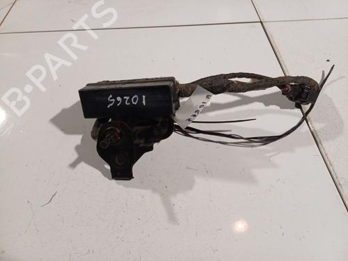Used Fuse box Fuse box 32570868 32570868