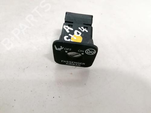 Used Switch Switch TOYOTA URBAN CRUISER (_P1_) 1.4 D-4D (NLP110_, NLP110R) (90 hp) 33090170 33090170