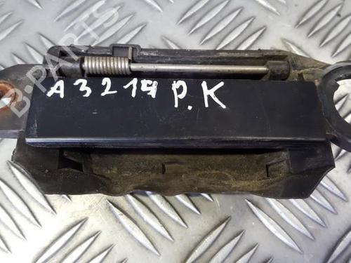 Used Front left exterior door handle Front left exterior door handle AUDI 80 B4 Saloon (8C2) 2.0 E (115 hp) 35678857 35678857