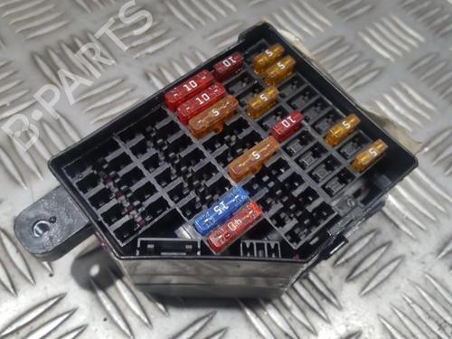Used Fuse box Fuse box VW PASSAT B6 (3C2) 2.0 TDI (140 hp) 33502138 33502138