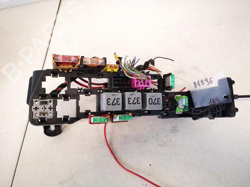 fuse-box-audi-a6-c5-4b2-4b4-1997-1998-1999-2000-2001-2002-2003-2004-2005-32899549 main image