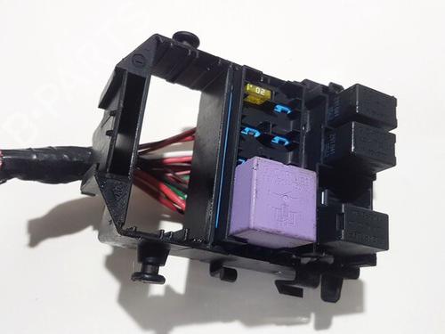 Used Fuse box Fuse box MERCEDES-BENZ M-CLASS (W163) ML 270 CDI (163.113) (163 hp) 33101435 33101435