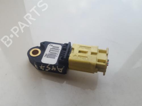 Used Electronic module Electronic module TOYOTA YARIS (_P9_) 1.4 D-4D (NLP90_, NLP90R) (90 hp) 33511960 33511960