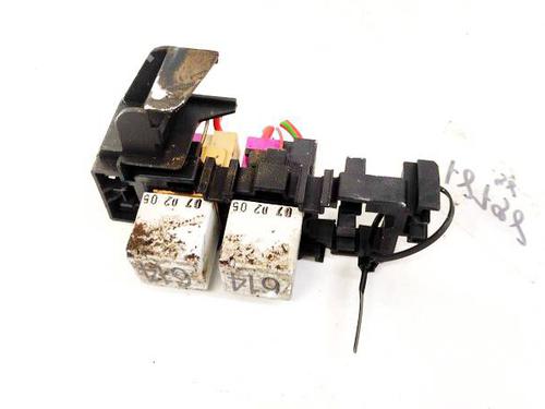 Fuse box AUDI A6 C6 (4F2) 2.4 | BP32932230E1 - Image 2